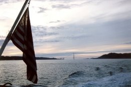A Bandeira e a Ponte do Ferry de Sausalito - Fotografia de Rui Gonalves
